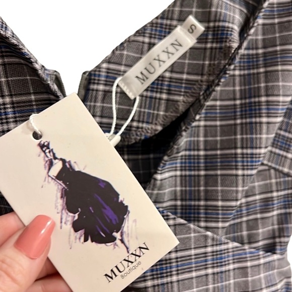 Stunning MUXXN sheath pencil dress. Very stretchy! - Picture 7 of 7